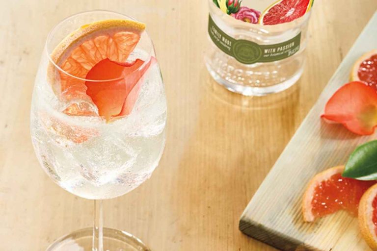 How To Make A Ketel One Botanical Grapefruit & Rose Spritz