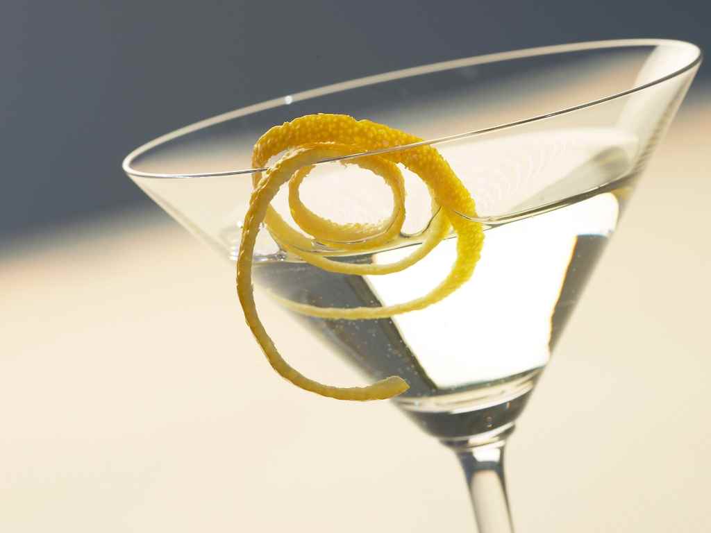 How to Make a Vesper Martini