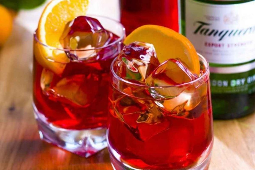 Tanqueray-Cocktails-Negroni
