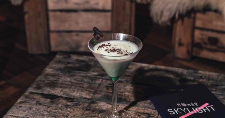 How to Drink Fabulous Christmas Cocktails in London 2021