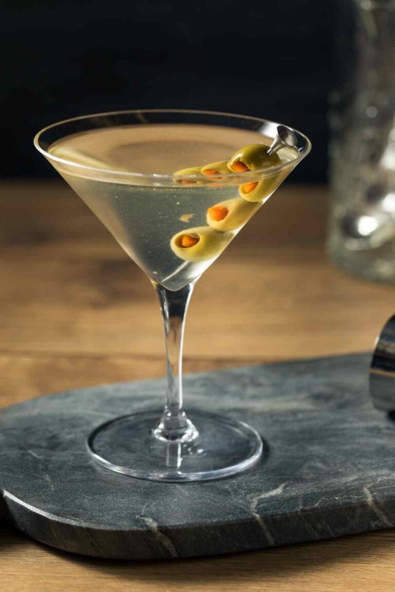 How To Make The Dirty Martini   Dirty Martini 1 768x1152 