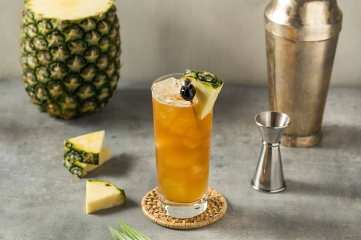 Bahama Mama cocktail