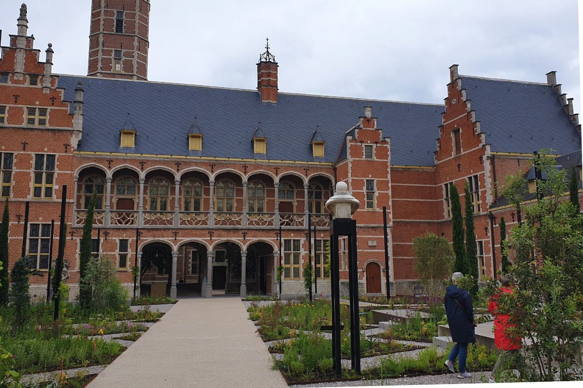 Hof van Busleyden museum