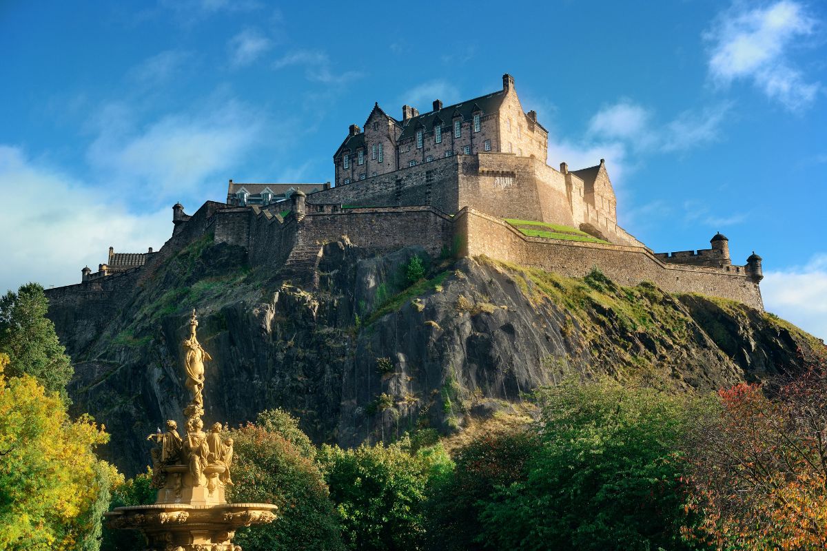 10. Edinburgh Castle